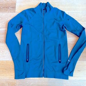Nike Teal small Workout Long sleeve Jacket in EUC!